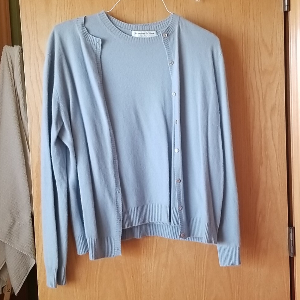 Cashmere tank top and cardigan set